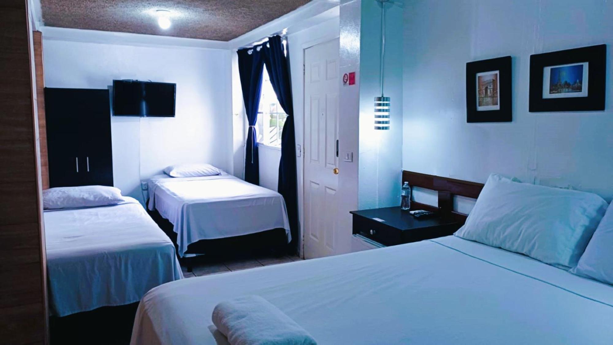Tazumal House Hotel San Salvador